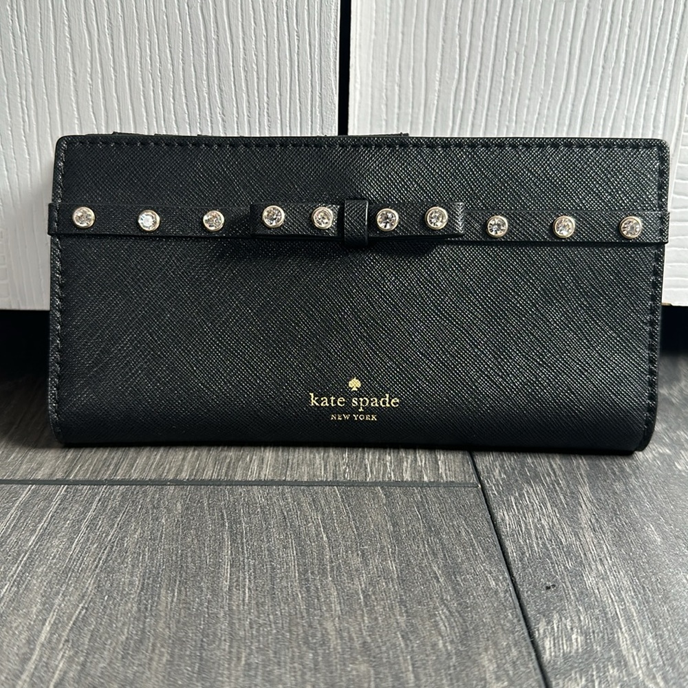 Kate spade wallet ** purse sold separately